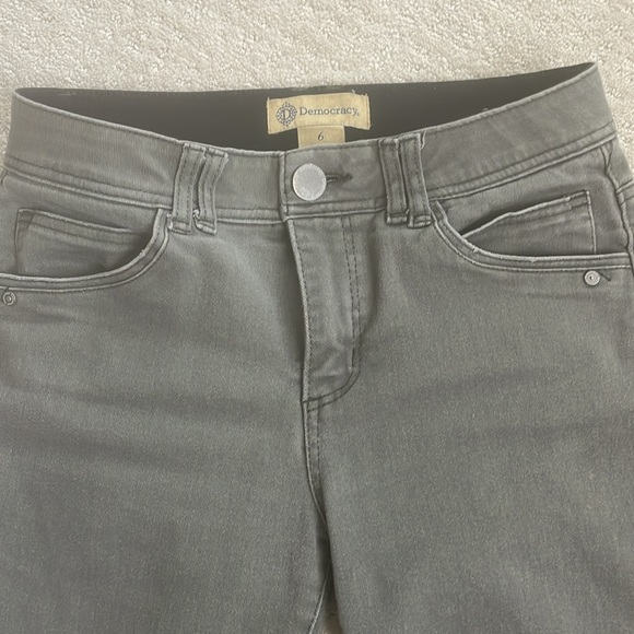 Democracy Olive jeans - Picture 3 of 5